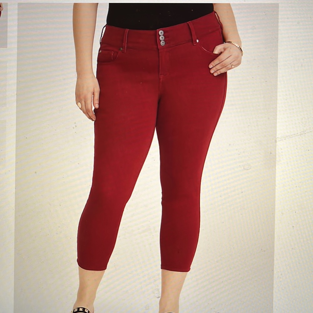 Torrid Crop Jegging - Super Stretch Summer Wine - Size 26